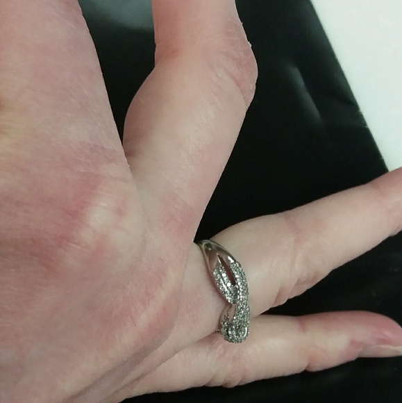 Ring - Picture 3 of 8